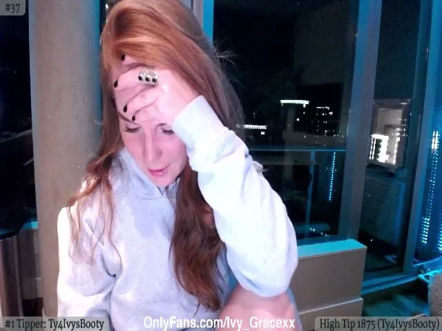 Live sex webcam photo for IvyGrace #264784995