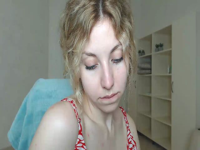 Live sex webcam photo for MollyDiamond1 #260091495