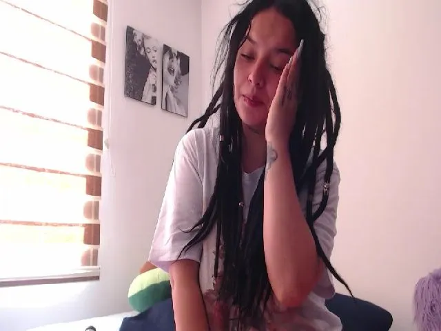 Live sex webcam photo for NinaFeliu #254144699