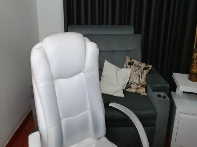 Live sex webcam photo for Emma_line #261703830