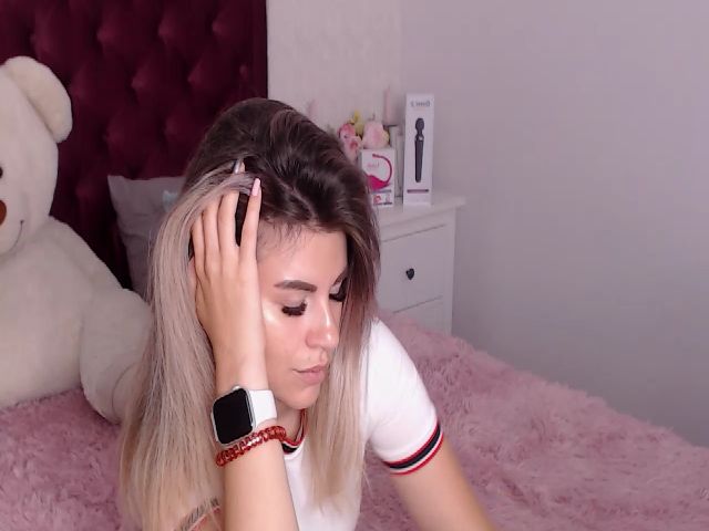 Live sex webcam photo for DOMINICA_MINI #260512957