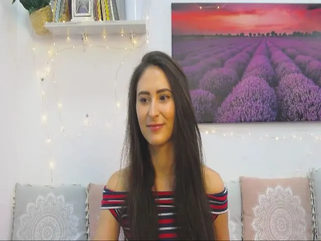 Live sex webcam photo for MaraW #253779451