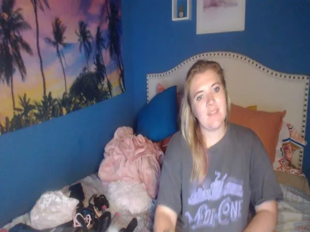 Live sex webcam photo for SnowWhiteXxxx #253620625