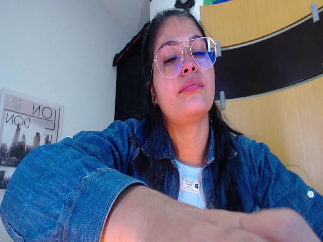 Live sex webcam photo for Merylintwig #255572684