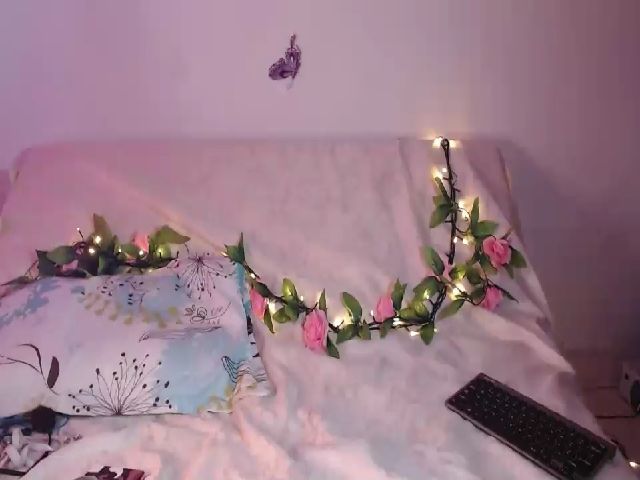 Live sex webcam photo for Perlamoon #264510221