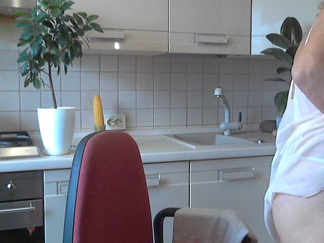 Live sex webcam photo for runa88 #245539071