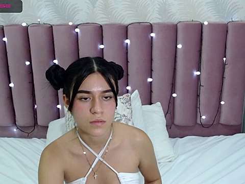 Live sex webcam photo for AmeliaShine_ #245056363