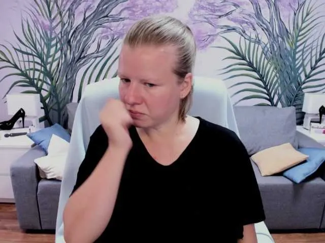 Live sex webcam photo for CoconutLegs #255067572