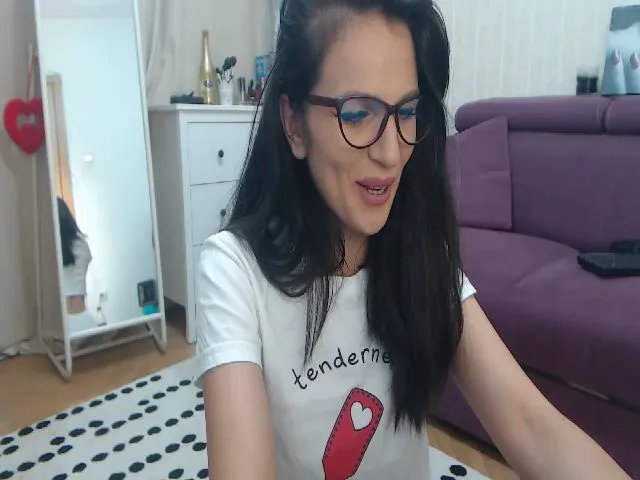 Live sex webcam photo for MiningBee #256067914