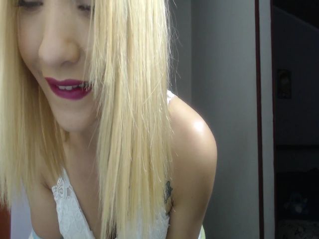 Live sex webcam photo for KellyUnicorn #259104056