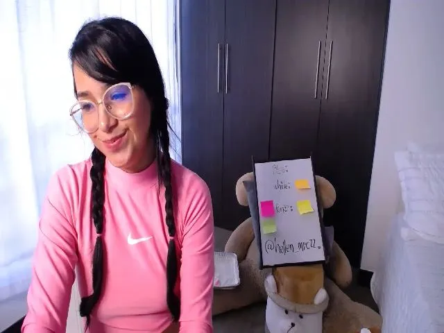 Live sex webcam photo for Hellenn #256511478