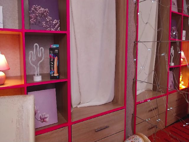 Live sex webcam photo for Blazin_Ruby #254183787