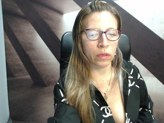 Live sex webcam photo for maturehot-1 #255919035