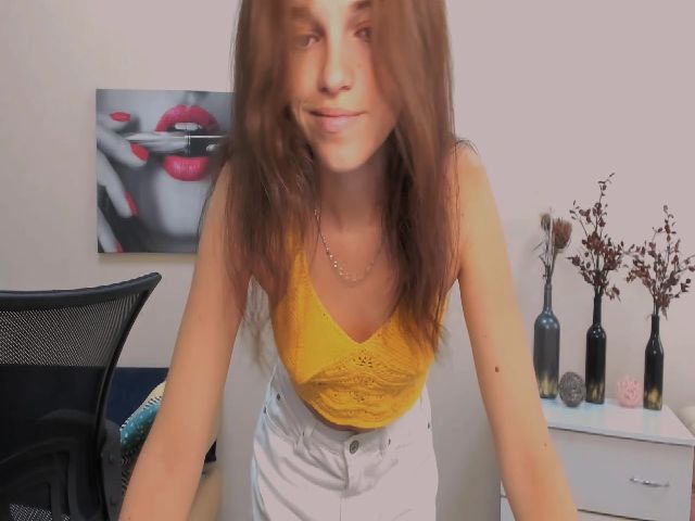 Live sex webcam photo for LoreinKis #260511596
