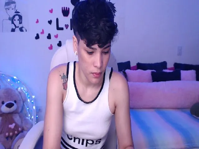 Live sex webcam photo for Laura_R23 #262146156