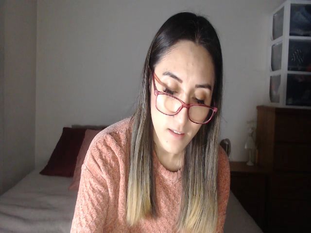 Live sex webcam photo for Ninimoon #252461890