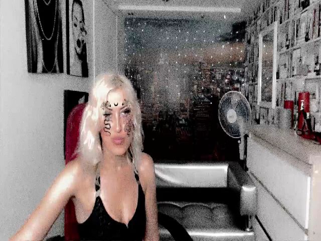 Live sex webcam photo for Lovely_della #256413876