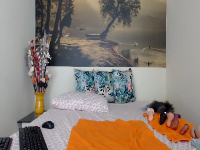 Live sex webcam photo for AikoTailor #287876099