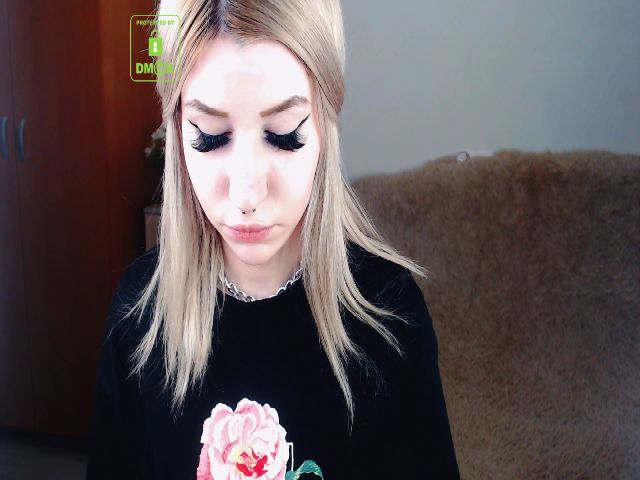 Live sex webcam photo for Alison_Moonli #253261222