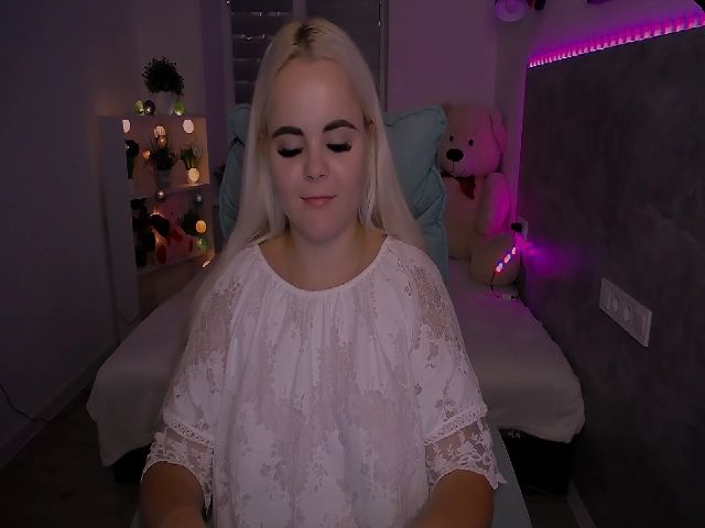 Live sex webcam photo for Jenni__fer #261732094