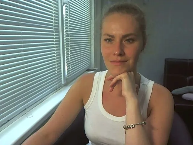 Live sex webcam photo for AnnnaLia #256825862