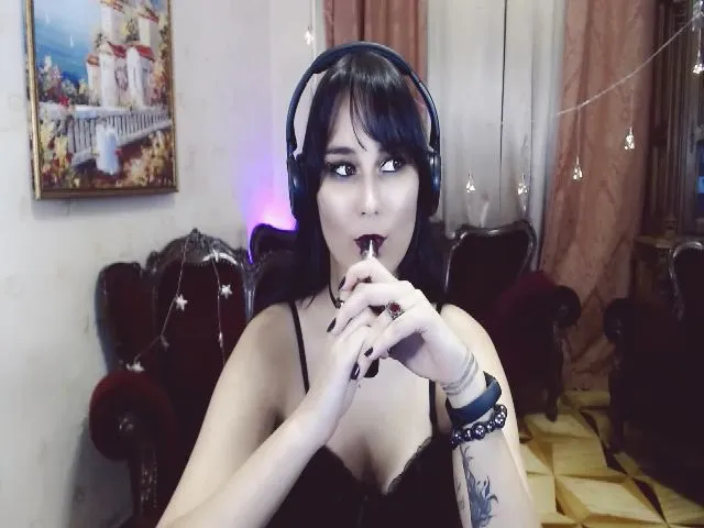Live sex webcam photo for GraceLuv #259394339