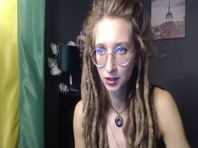 Live sex webcam photo for KINKYkeira #255294446