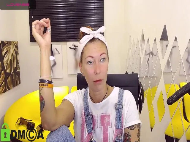 Live sex webcam photo for MarvelousLilu #258186267