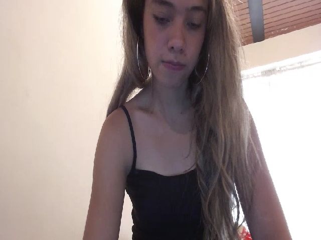 Live sex webcam photo for LaraSmiith_ #253066028