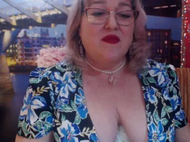 Live sex webcam photo for StarMarmelada #241135832