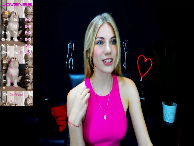Live sex webcam photo for LiliManchest #262189154
