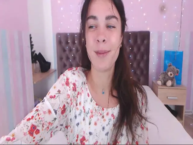Live sex webcam photo for ErikaCurtees #252882036