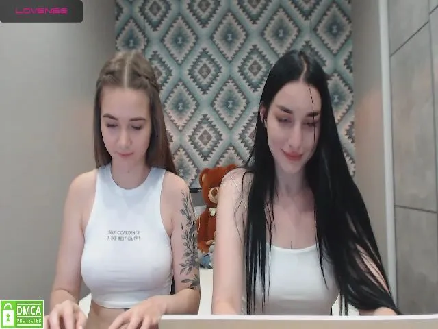 Live sex webcam photo for Your_peach #262790555