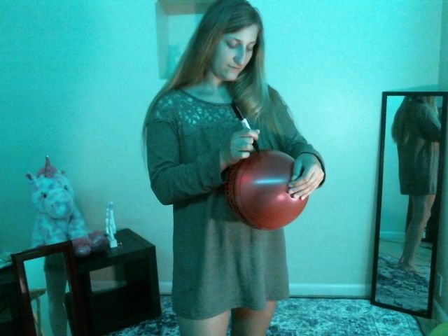 Live sex webcam photo for SuzieMoon #262497014