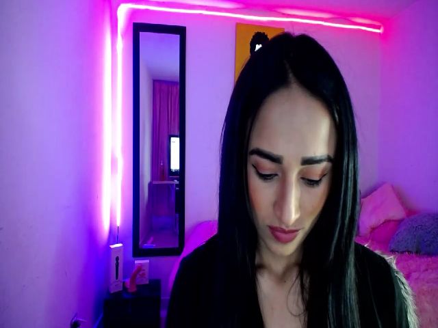 Live sex webcam photo for Alizee___ #253295722