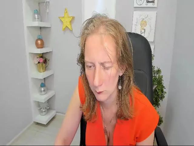 Live sex webcam photo for BelindaVibe #256292557