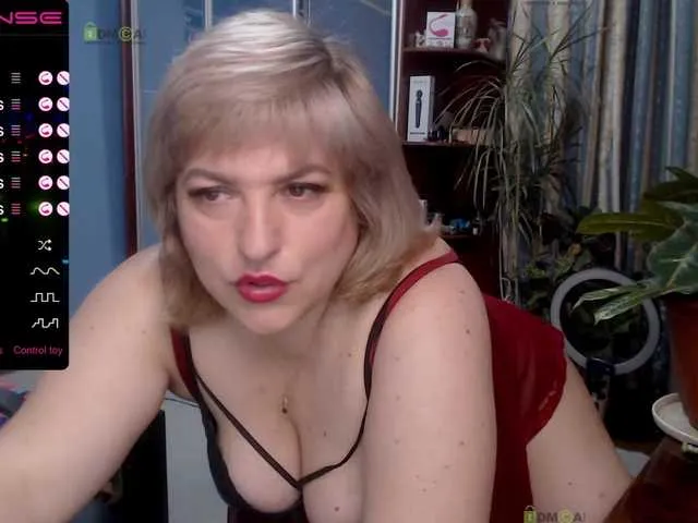 Live sex webcam photo for SmileOfAngel #254864441