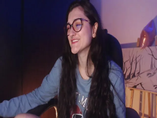 Live sex webcam photo for Miah_Peach #255249542