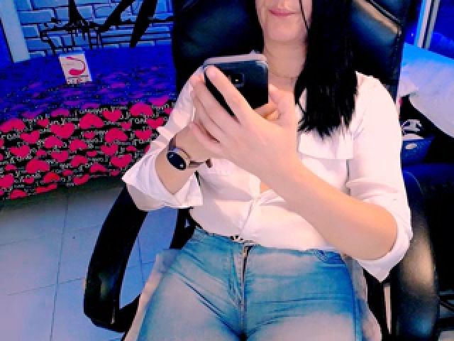 Live sex webcam photo for Sashabreck #287859873