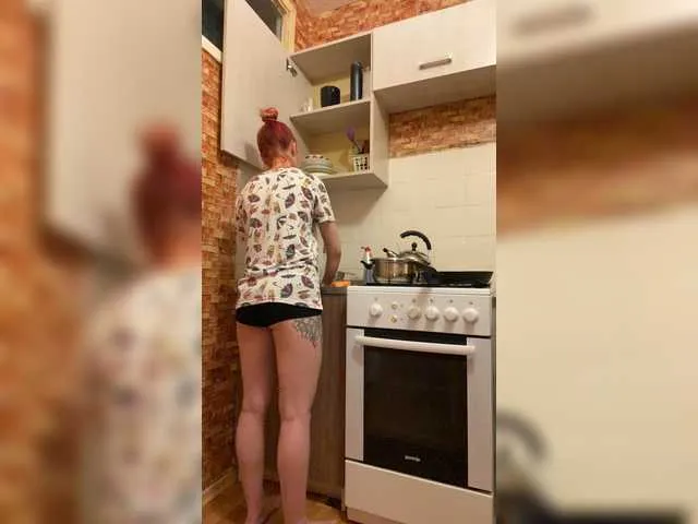 Live sex webcam photo for KiraLiLime #287989914