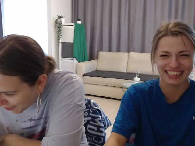 Live sex webcam photo for BugaGirls #245297941