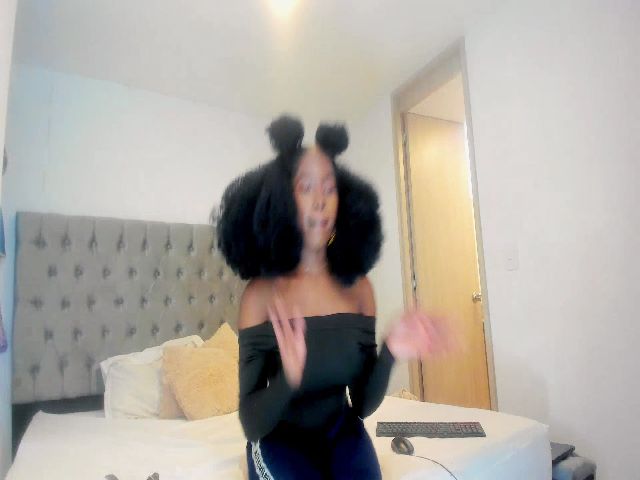 Live sex webcam photo for Afro__Goddess #259375216