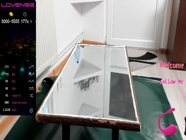 Live sex webcam photo for SquirtyAly69 #261828539