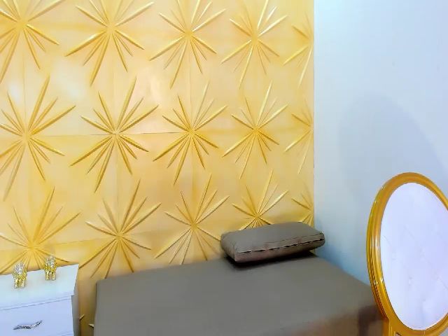 Live sex webcam photo for Tamy_Roman #254908856