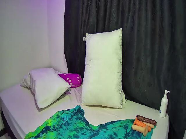 Live sex webcam photo for Brandyebony #253662961