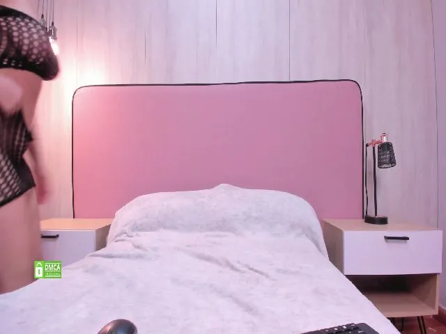 Live sex webcam photo for Stacygray_ #253446012