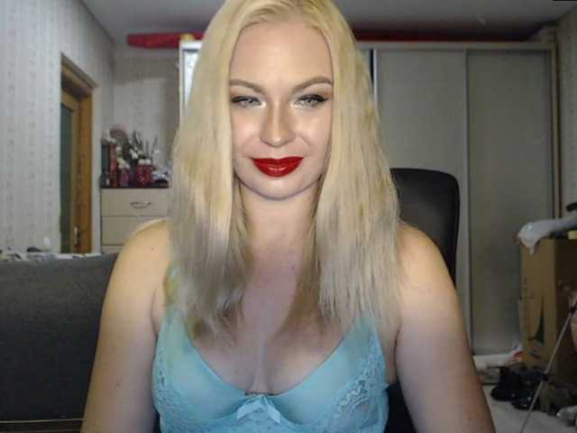 Live sex webcam photo for SweetNeffie #248988198