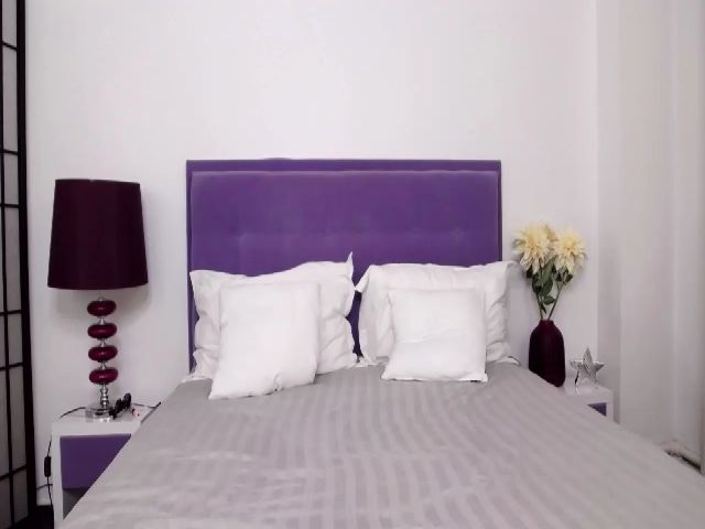 Live sex webcam photo for InnaHottyX #257000848