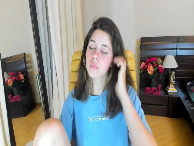 Live sex webcam photo for HildaBoom_77 #256033144