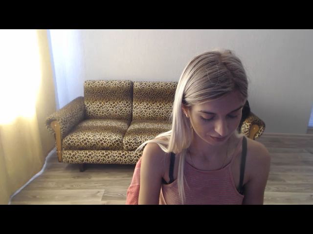 Live sex webcam photo for SexyBeatriice #258048628